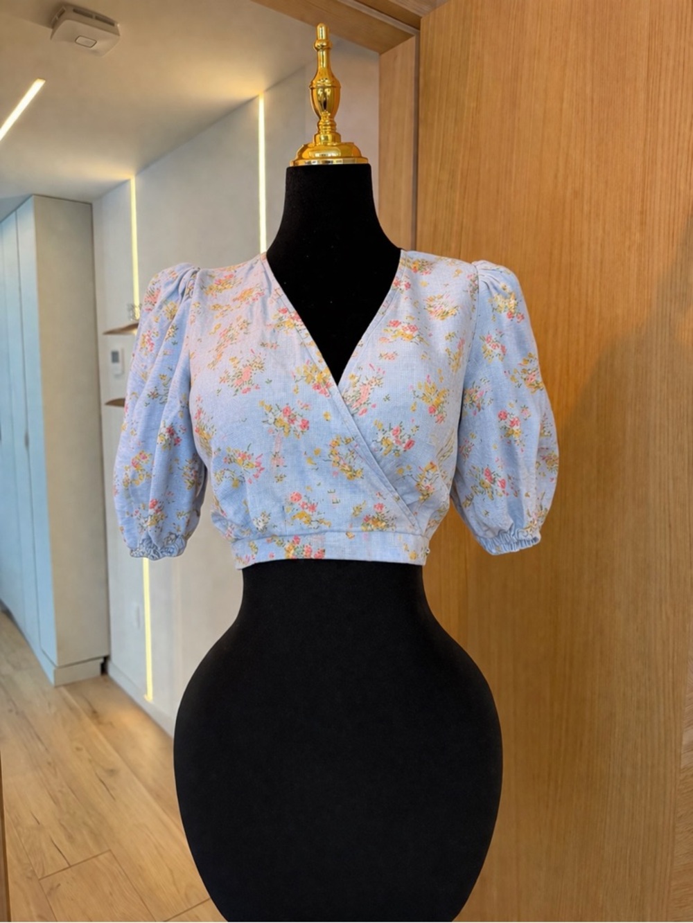 Reformation Blue Floral Puff Sleeve Crop Top | Romantic Muse